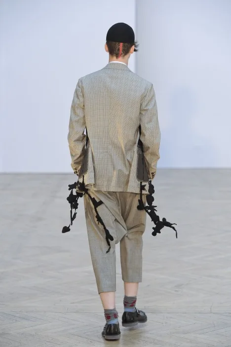 コムデギャルソンオムプリュス 2010春夏 LOOK 10 / VIEW 3