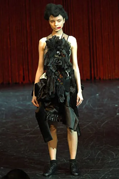 コムデギャルソン 2004秋冬 LOOK 31
