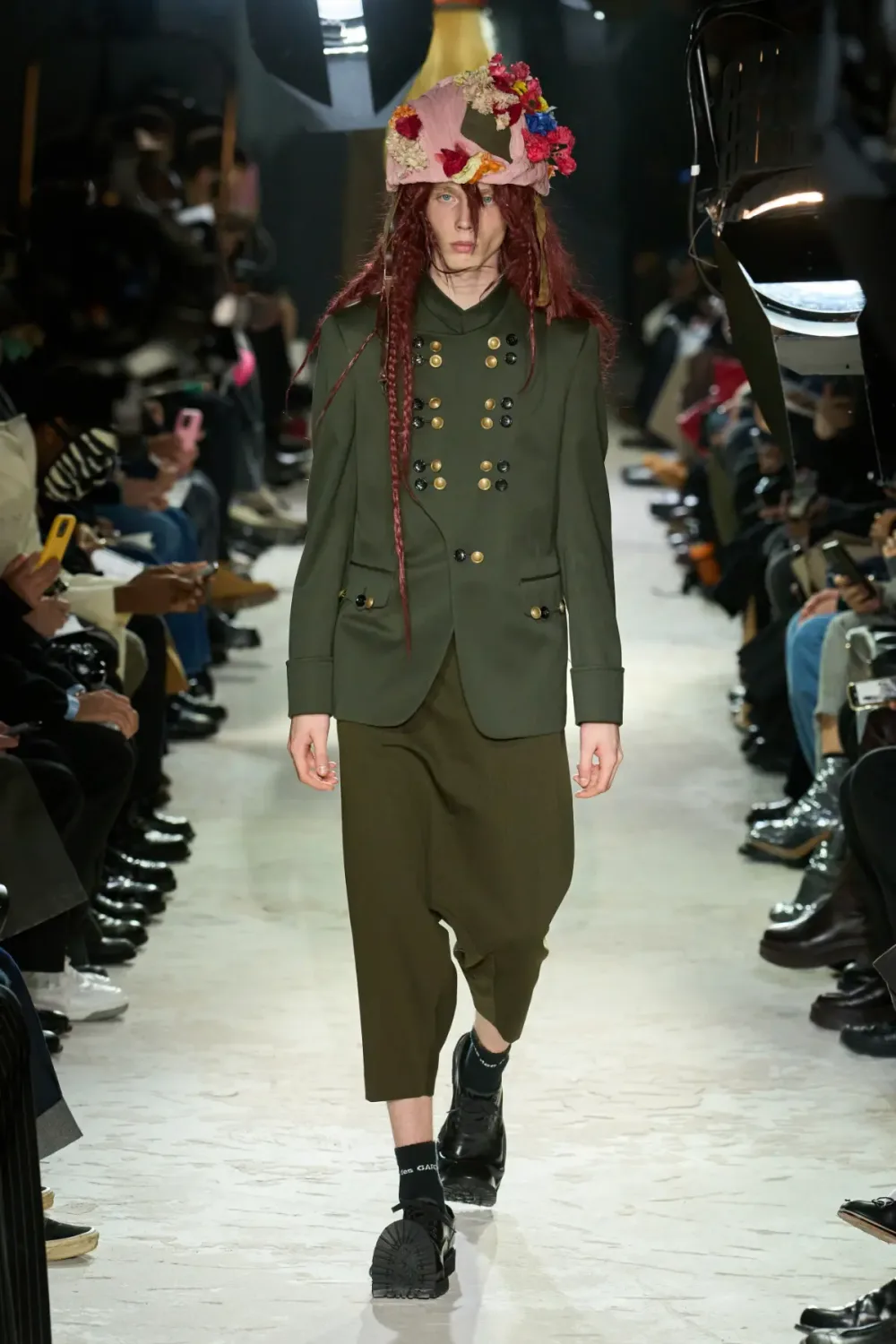 コムデギャルソンオムプリュス 2025年秋冬 LOOK 3