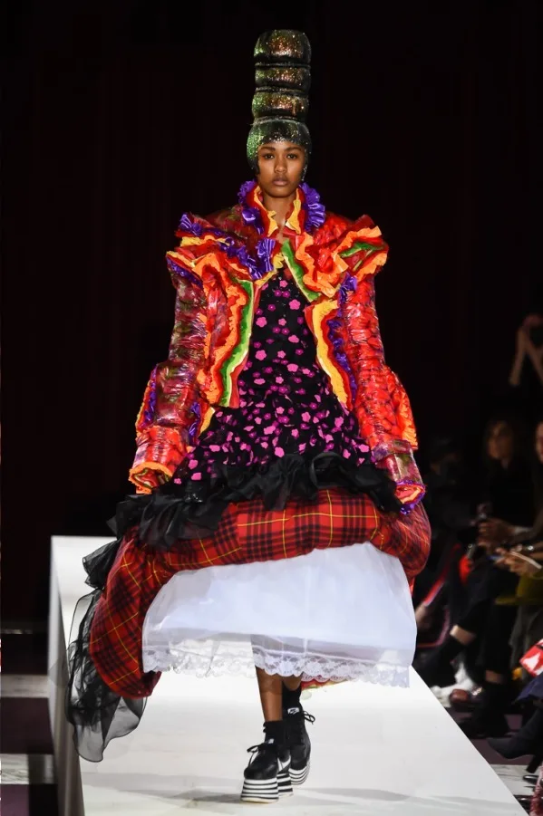 コムデギャルソン 2018秋冬 LOOK 9