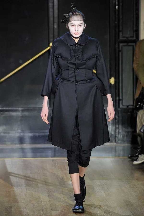 COMME des GARÇONS 2010 AWの同シーズン掲載写真。