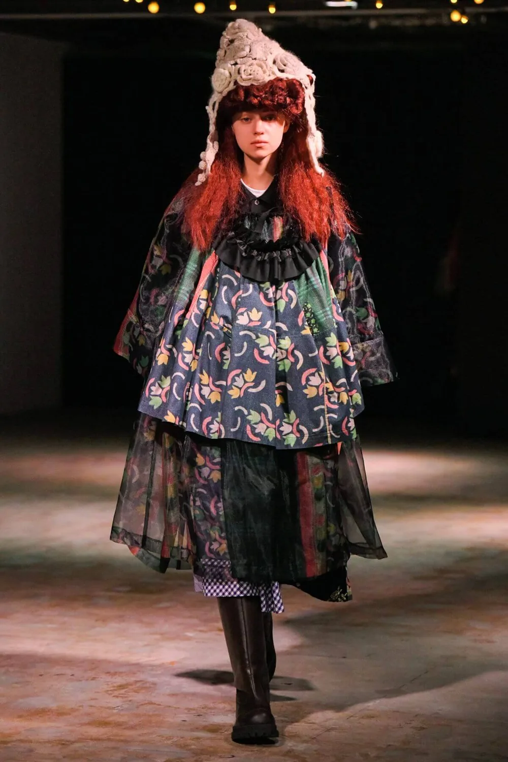 タオ 2022年秋冬 LOOK 2