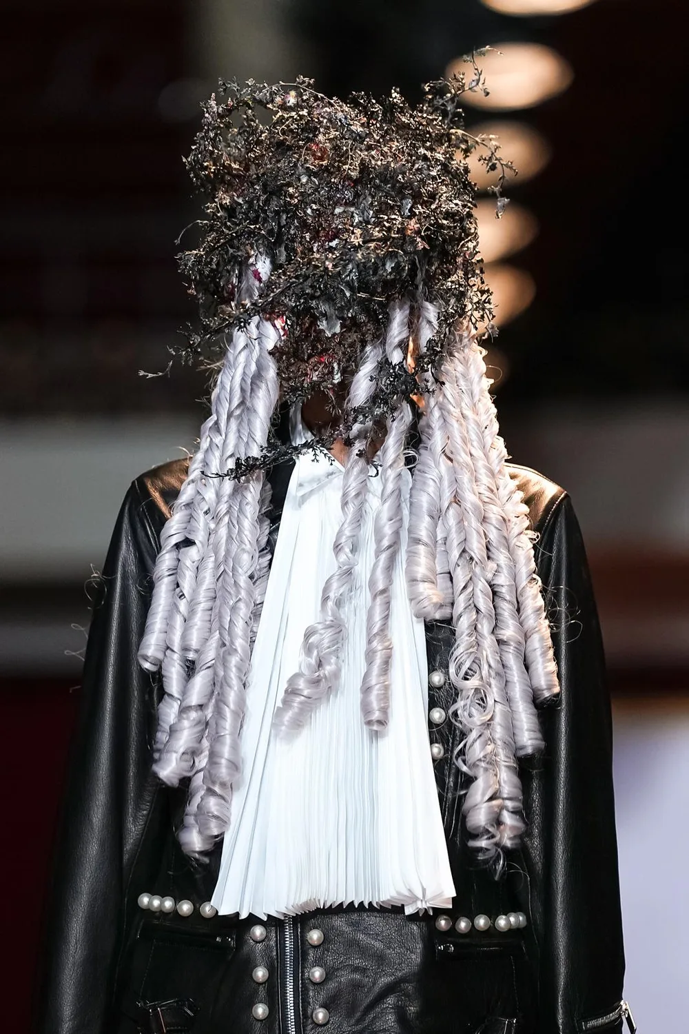ノワールケイニノミヤ 2027年春夏 LOOK 16 / VIEW 2