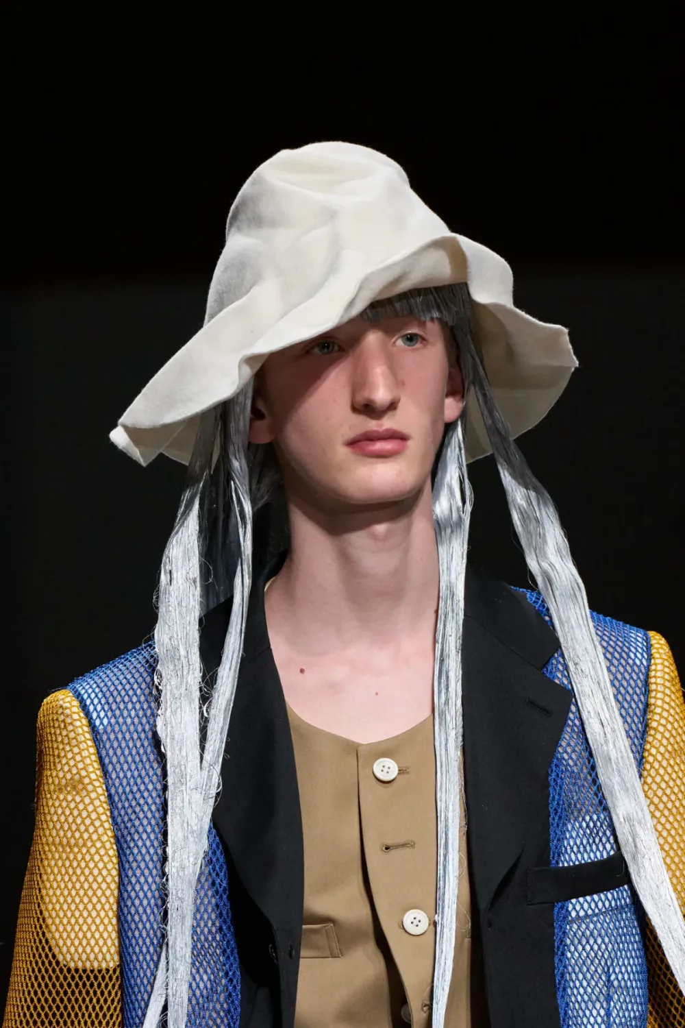 コムデギャルソンオムプリュス 2027年春夏 LOOK 34 / VIEW 2
