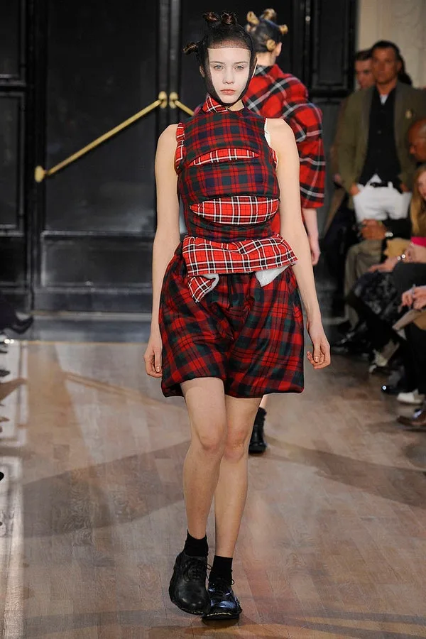 コムデギャルソン 2010秋冬 LOOK 21