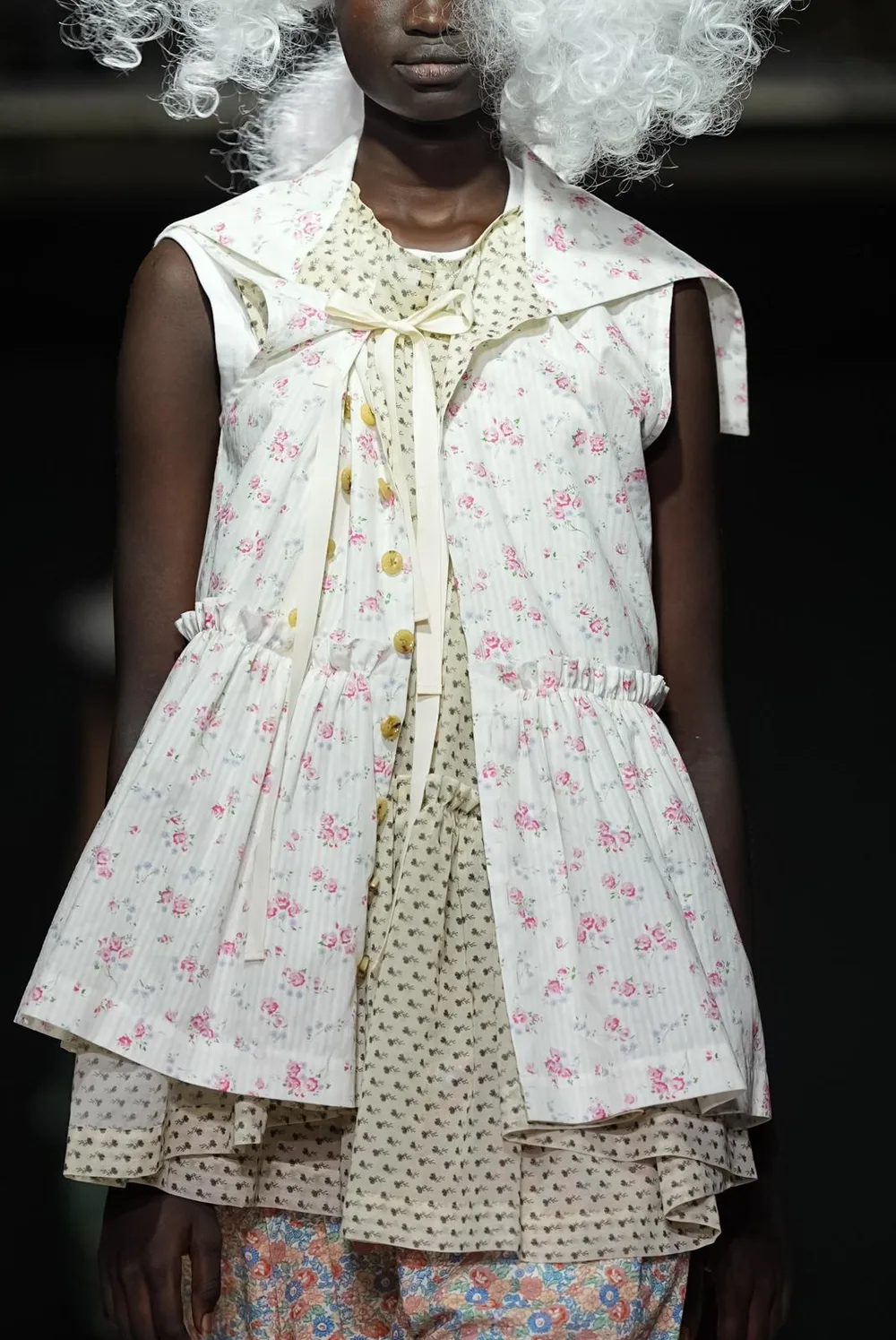 タオ 2027年春夏 LOOK 27 / VIEW 2
