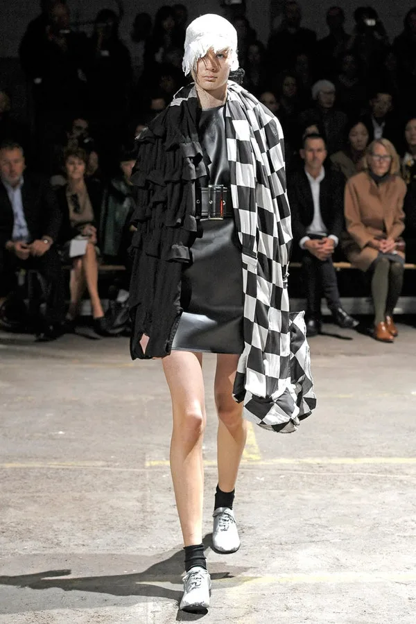 コムデギャルソン 2011春夏 LOOK 32