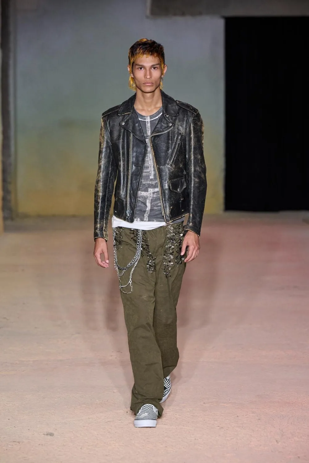 ディーエスエムケイニノミヤ 2027年春夏 LOOK 22