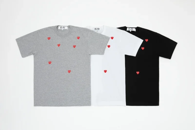 ハートマークを散りばめた半袖Tシャツ