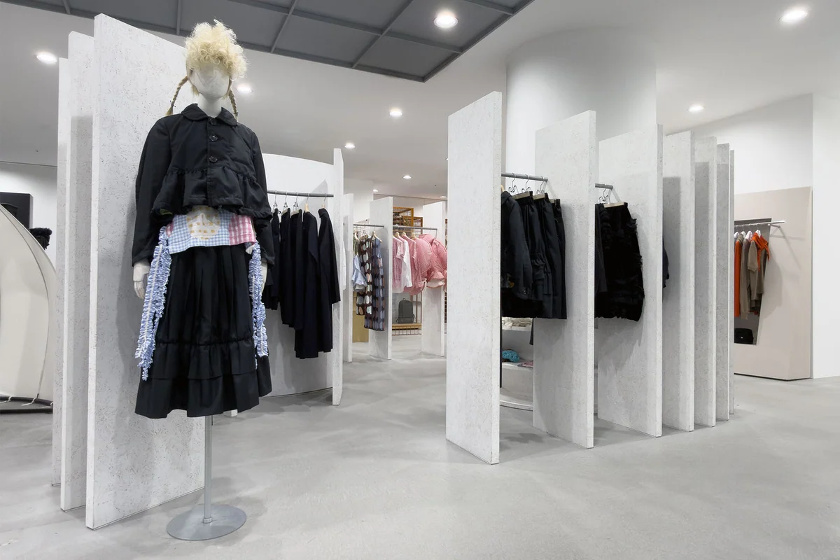 DOVER STREET MARKET GINZAのt a oの売り場（4F）
