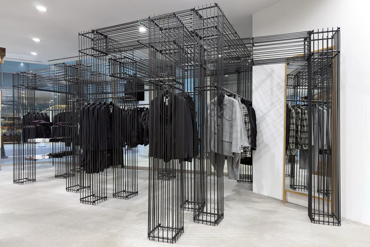 DOVER STREET MARKET GINZAのBLACK COMME des GARÇONSの売り場（1F）