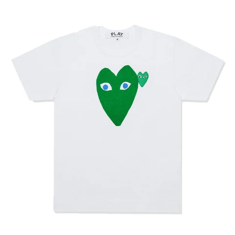 プレイ 半袖Tシャツ 青い目の緑の大きなハート（ホワイト）