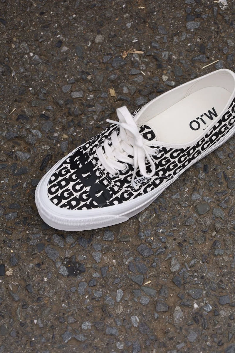 CDG提供の「CDG × OTW by Vans AUTHENTIC」。