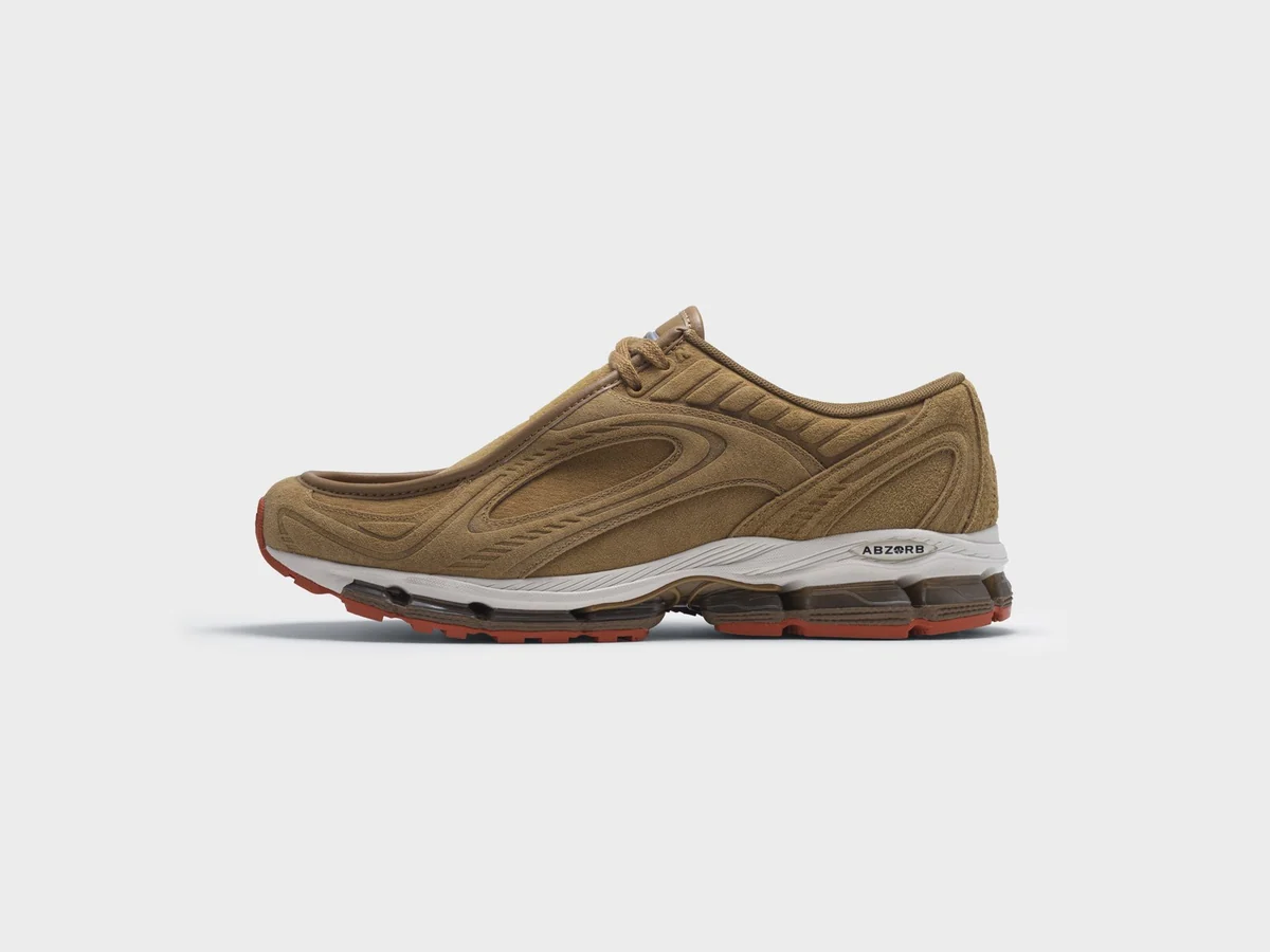コムデギャルソンオム × New Balance 1890A(タン)の横から