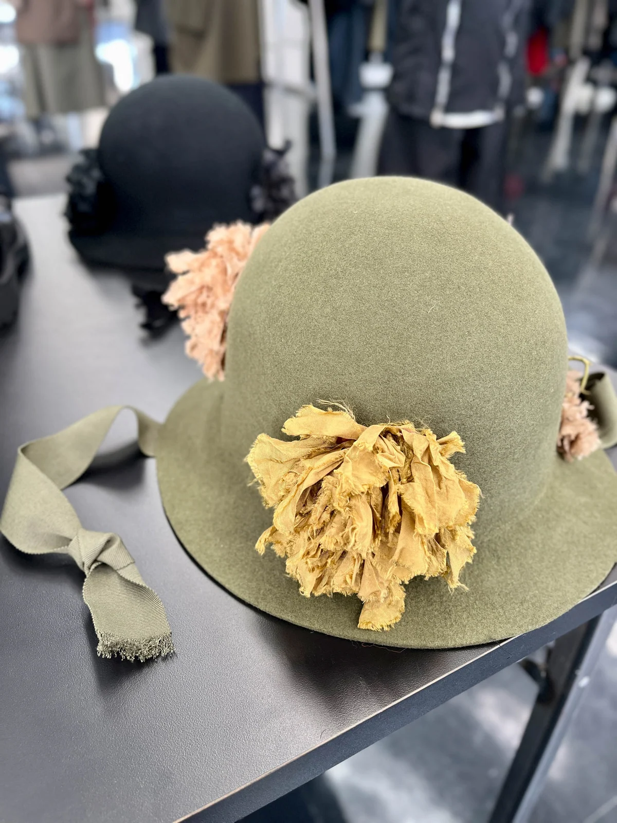 ヘッドウェア（カーキ、イエローの花） 74,800円