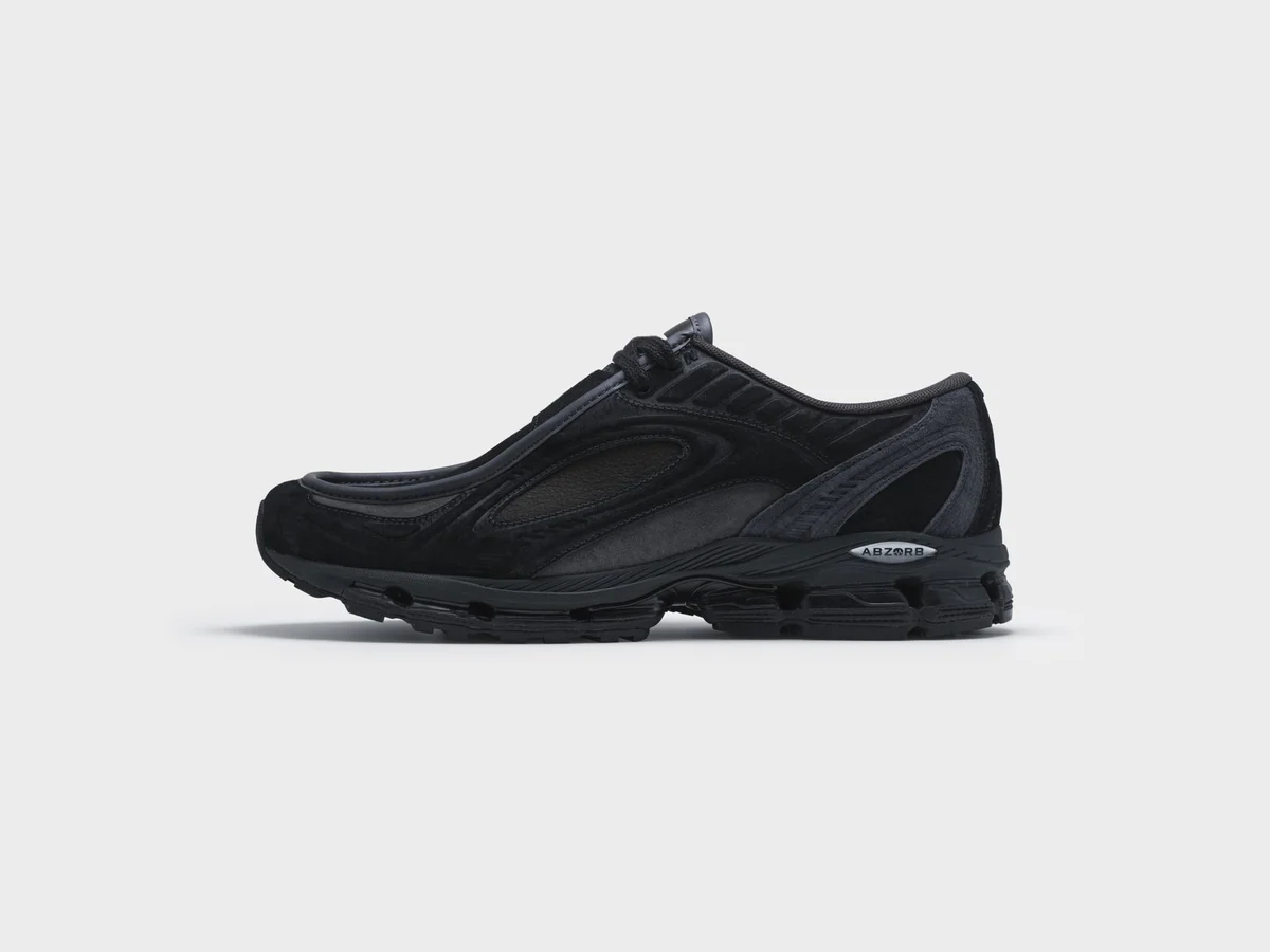 コムデギャルソンオム × New Balance 1890A(ブラック)の横から