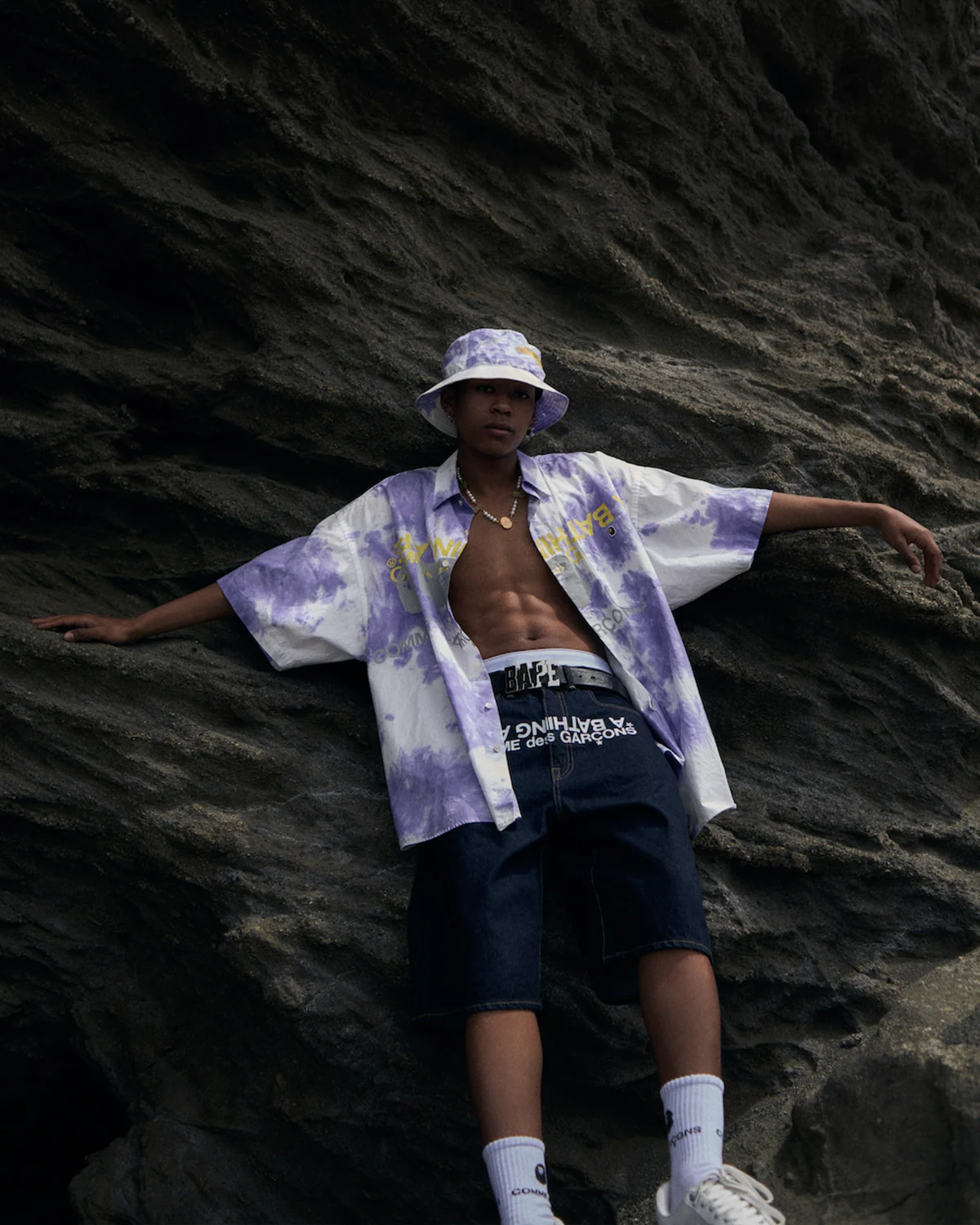 ア ベイシング エイプ®とコム デ ギャルソンのコラボレーション新作。A BATHING APE®提供の画像です。
