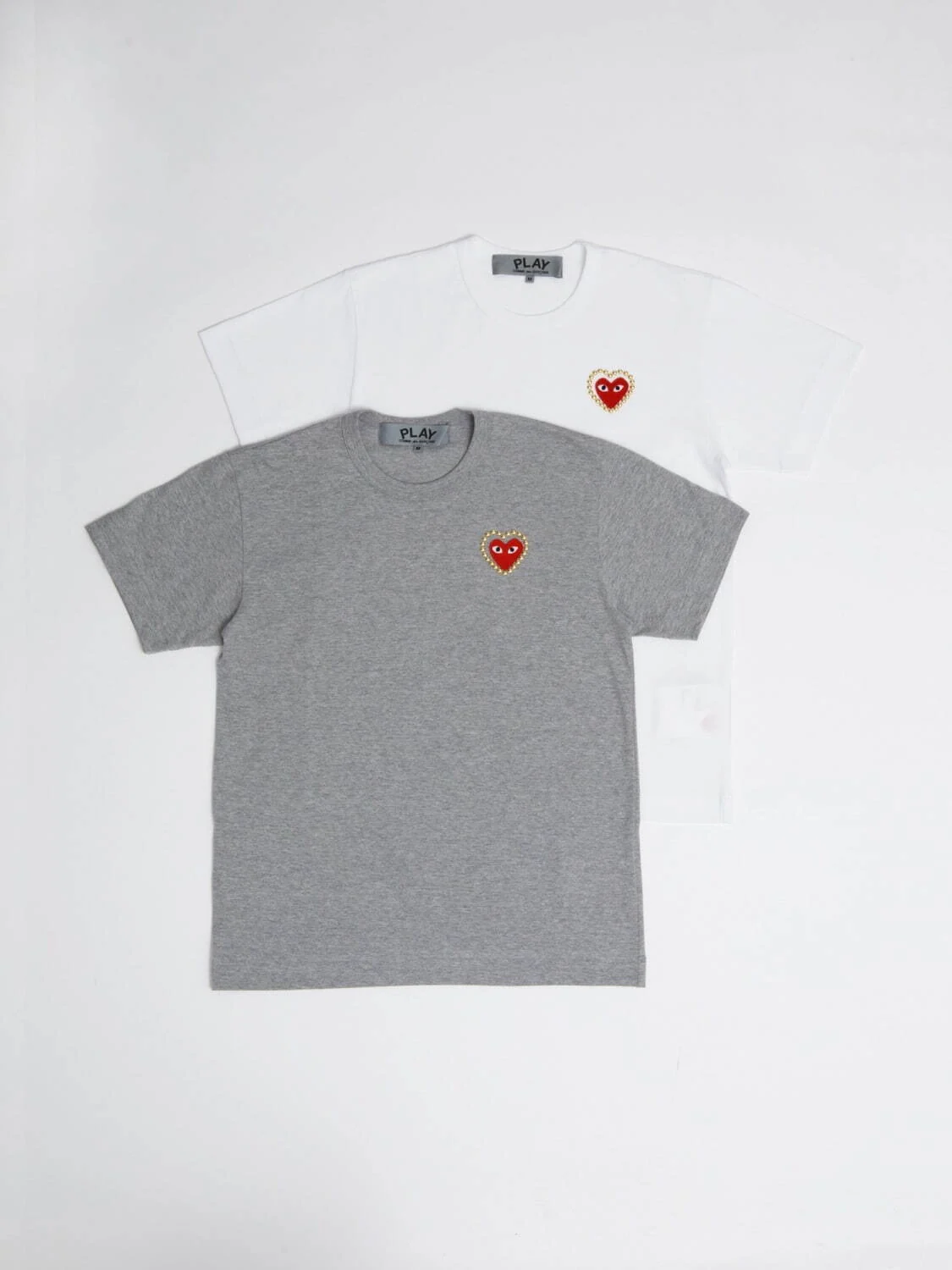スタッズでハートの形を描いたTシャツ ホワイト・グレー 13,200円