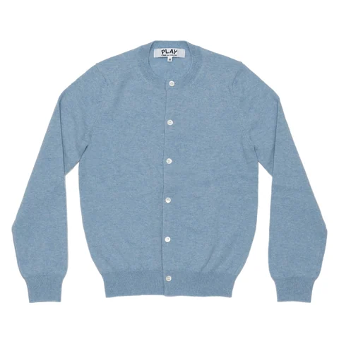 プレイ ニット カーディガン（ラウンドネック）袖口に赤ハート（ライトブルー）