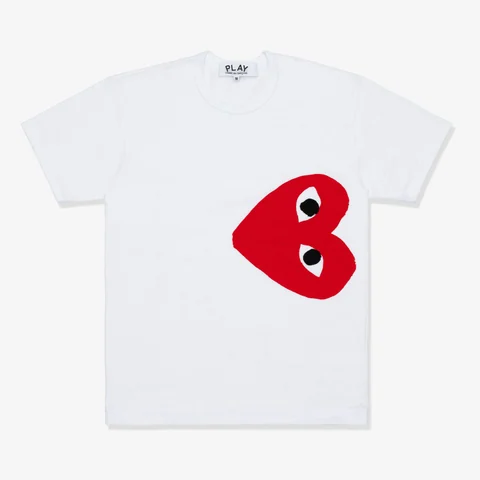 プレイ 半袖Tシャツ 横向きの赤ハート（ホワイト）