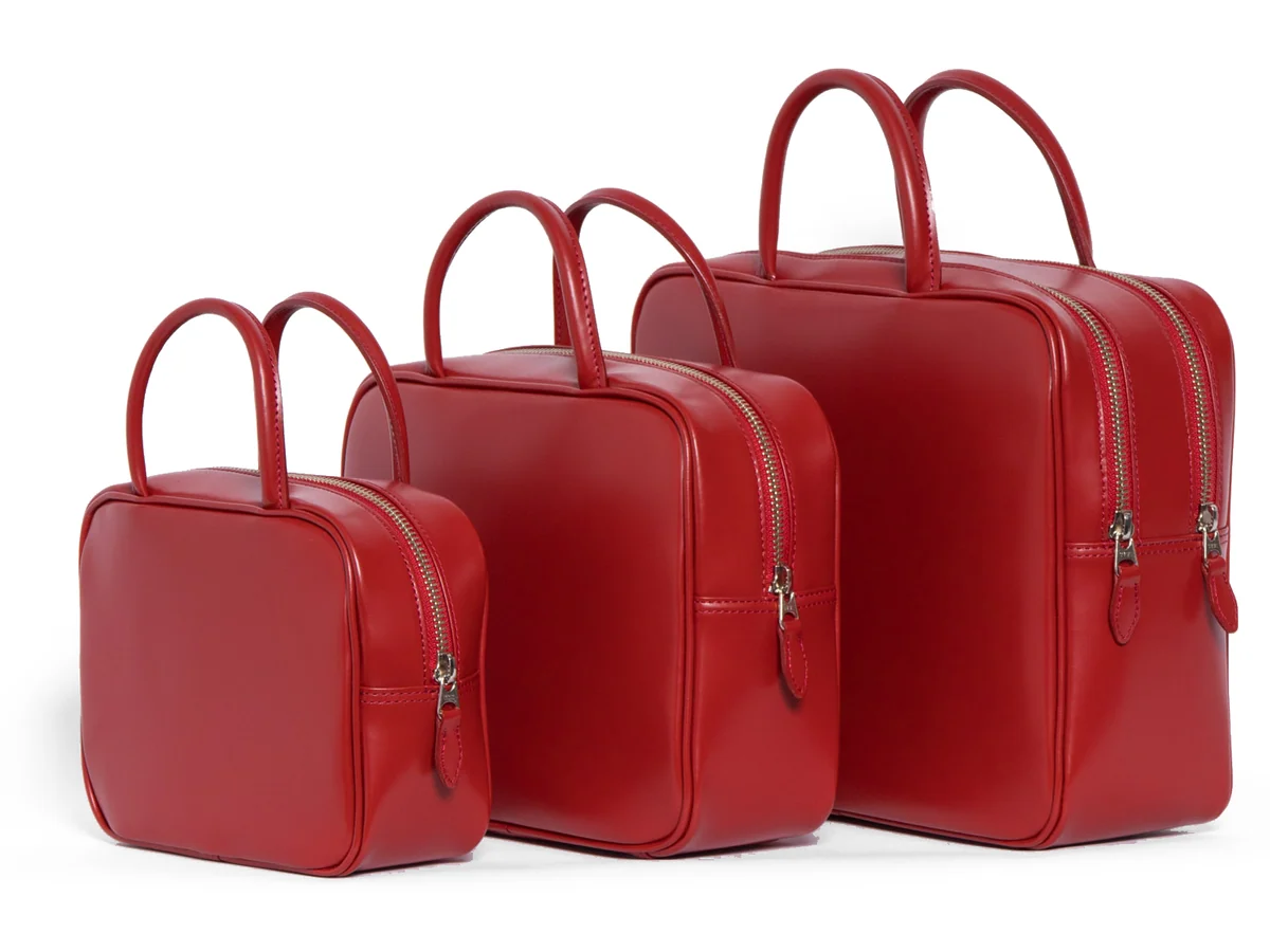 レッドのレザーバッグ(四角) 44,000〜66,000円