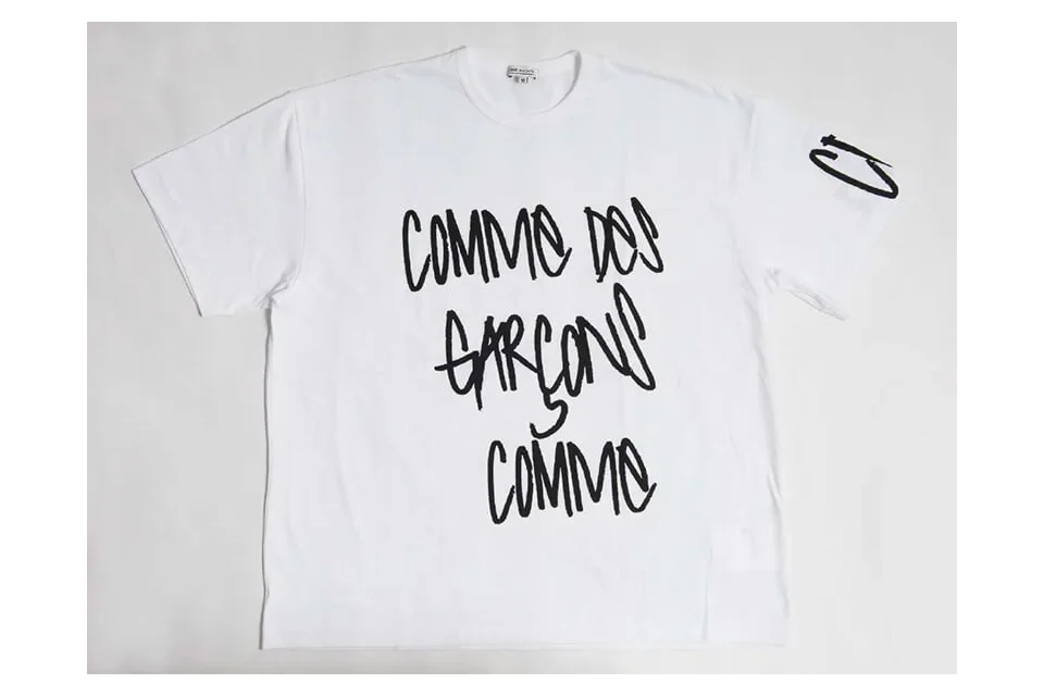 COMME des GARÇONS 蛍光・ロゴアイテム — 2022年4月の展開記録