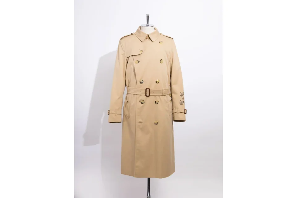 COMME des GARÇONS × Burberry 青山店限定トレンチ — 2023年の発売記録